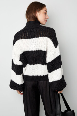 Warm knitted striped sweater - beige h5 Picture11